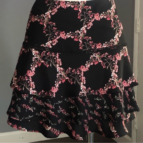 WHBM Tiered Ruffle Floral Vine Skirt | Sz 8P - Picture 2 of 7
